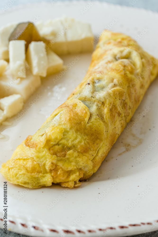 Sausage Roll Omelette / Salami in Plate Ready to Serve Sausage Roll Omelette / Salami in Plate Ready to Serve
