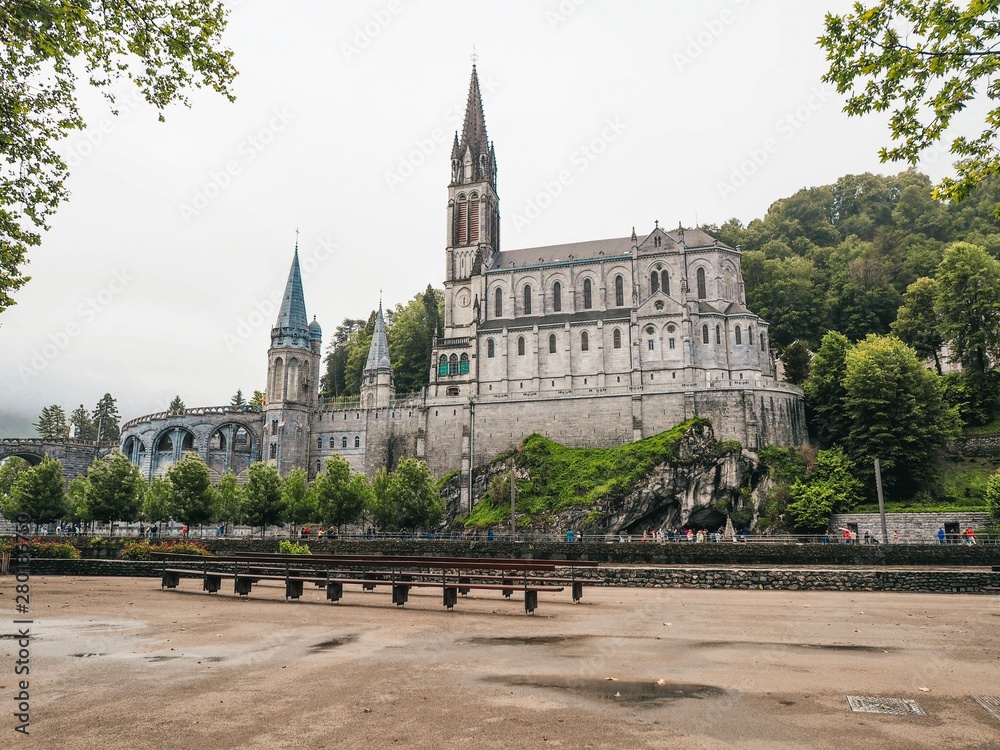 Obraz premium Sanctuary in Lourdes in France, cloudy weather