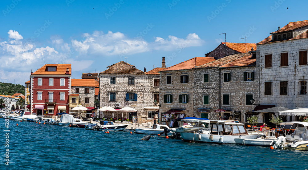 Hafen von Stari Grad auf der Insel Hvar in Kroatien