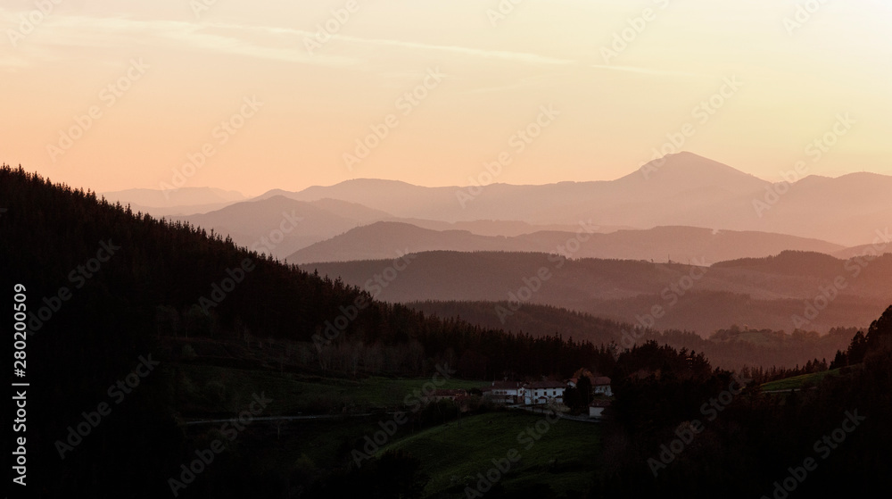 Fototapeta premium bizkaia,vizcaya,euskadi,basque country,sky,landscape,sun,sunset,nature,sunrise,sunlight,orange,dawn,cloud,scenic,dusk,sunshine,evening,outdoor,sunny,natural,paradise,mountain,mount,scenery,colorful,la