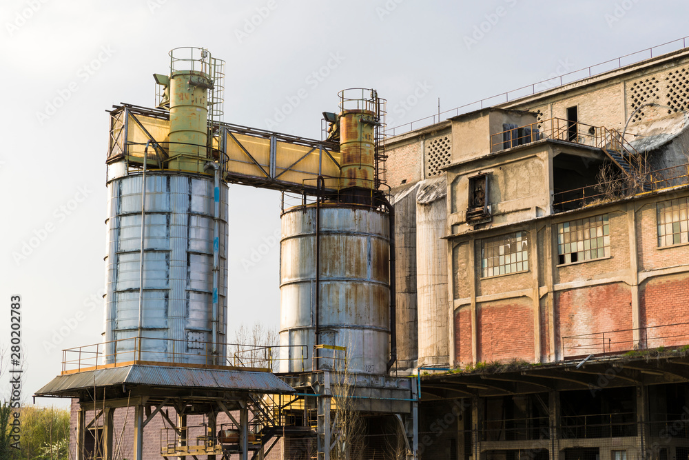 Obraz premium Urban exploration / Abandoned cement factory