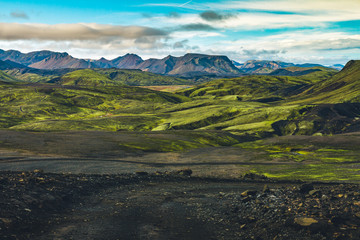 Fototapete Grau 2 Surreale und farbenfrohe Landschaft Islands mit niemandem in der Nähe  © kbarzycki