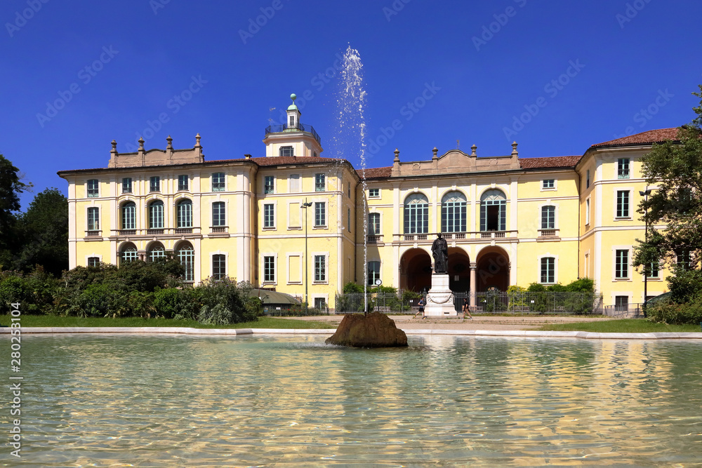 palazzo d'epoca giallo a milano in italia, historic yellow building in milan city in italy palazzo d'epoca giallo a milano in italia, historic yellow building in milan city in italy