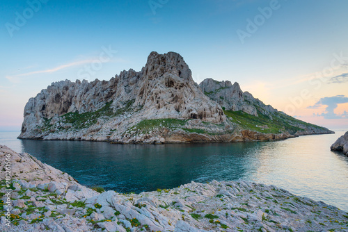 Calanques de Marseille - Les Goudes - Ile Maire au coucher du soleil - France