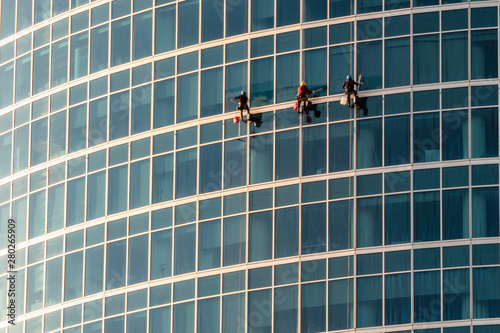 Wallpaper Mural The window washers on the skyscrapers at work, Torontodigital.ca