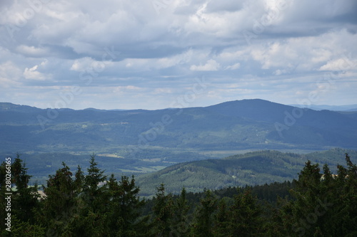 Böhmen, Südböhmen, Klet, Tschechien, Budweis, Krumau, Český Krumlov, České Budějovice, Jihočeský kraj, Krasetin, Dorf, Stadt, Landwirtschaft, Feld, Acker, Wald, Böhmischer Wald, Böhmerwald, Plöckenste photo