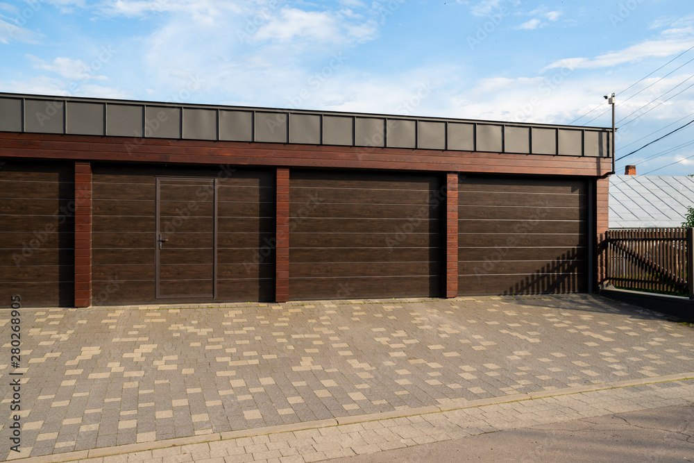 vertical garage doors with automatic opening