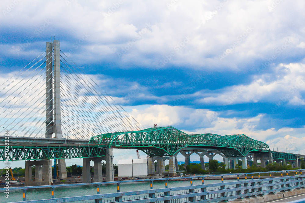 Fototapeta premium New and old Champlain bridge, Montreal, Quebec