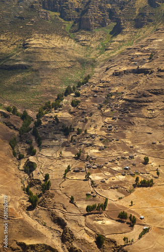 Pueblo en la zona de Chennek, Montañas Simien, Etiopia, Africa