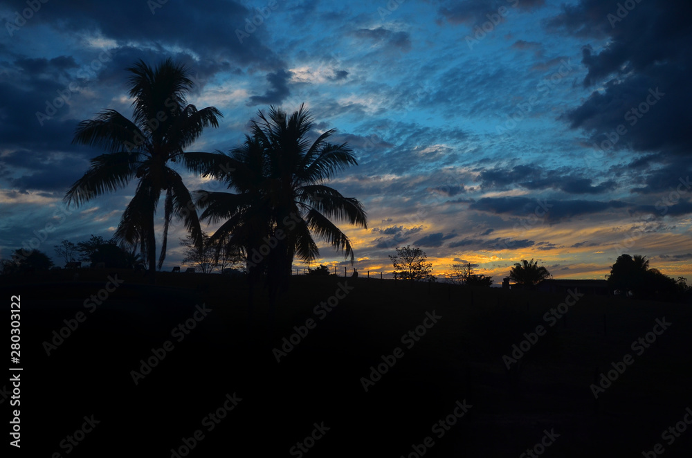 Obraz premium sunset on the beach
