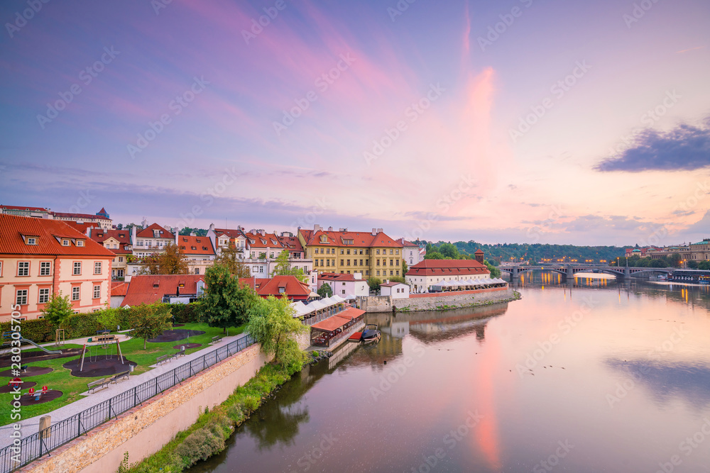 Fototapeta premium Famous iconic image of Prague city skyline