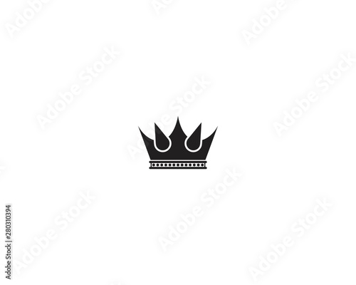 Crown Logo Template vector illustration design © arif23