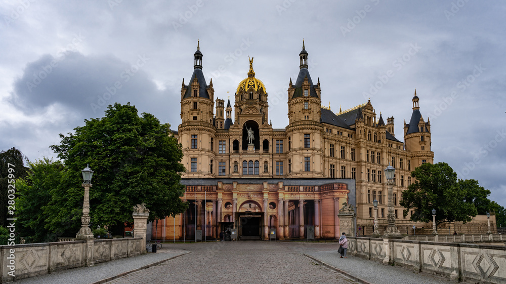 Schweriner Schloss Frontseite Landtag Regierungssitz Mecklenburg-Vorpommern