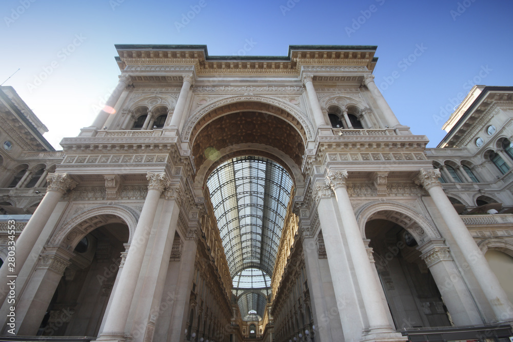 Shopping in Milan's Galleria Vittorio Emanuele II