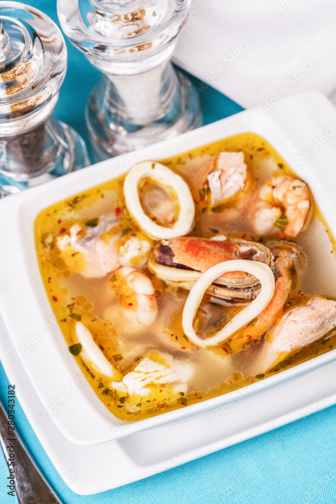 Mediterranean squid, shrimp, chicken and crab meat soup Mediterranean squid, shrimp, chicken and crab meat soup