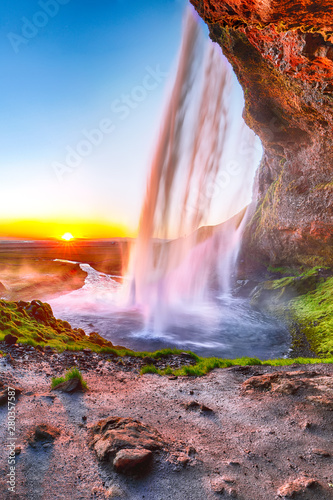 Fototapeta Naklejka Na Ścianę i Meble -  Beautiful  Seljalandsfoss waterfall in Iceland during the sunset