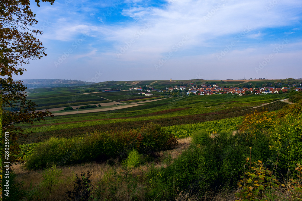 Blick in die Landschaft von Rheinhessen bei Vendersheim/Deutschland