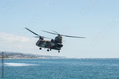 Fototapeta Naklejka Na Ścianę i Meble -  helicoptero militare