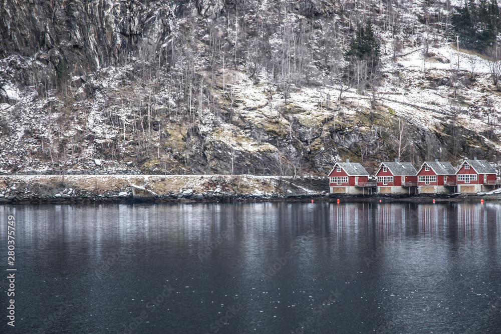Maison norvégienne dans les fjords Maison norvégienne dans les fjords