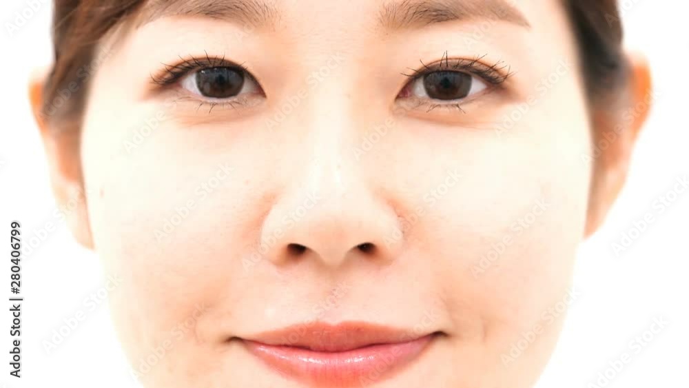 微笑む女性 微笑む女性