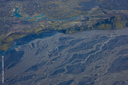 Diseños fluviales. Deshielo glaciar. Glaciar Vatanajökull. Sur de Islandia.