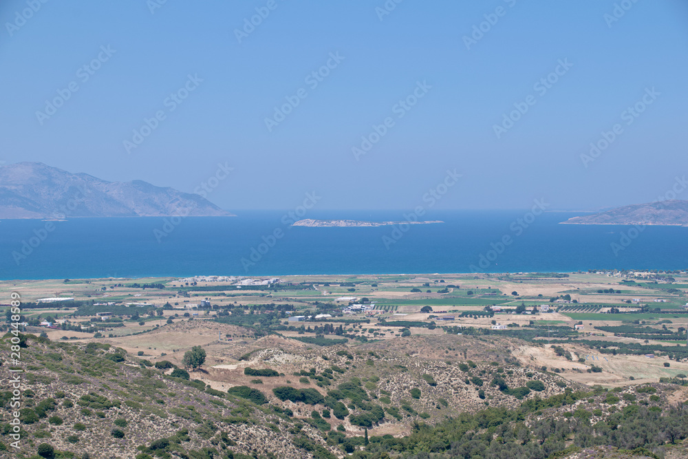 Blick von Pylfon auf der Insel Kos in Griechenland auf die Inseln Kalimnos, Pserimos
