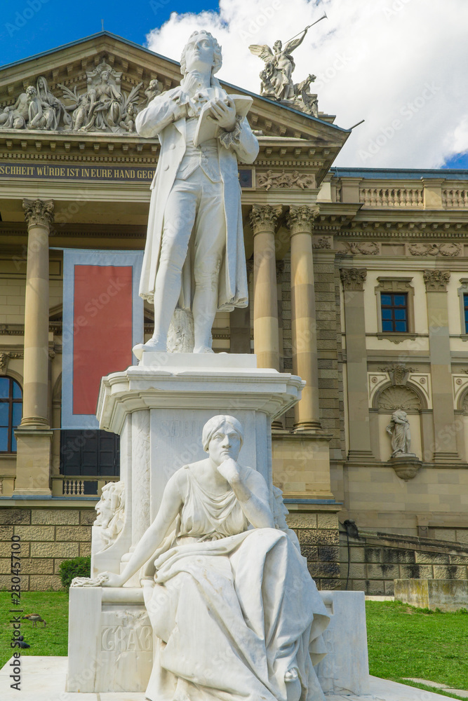 Fototapeta premium Hessisches Staatstheater