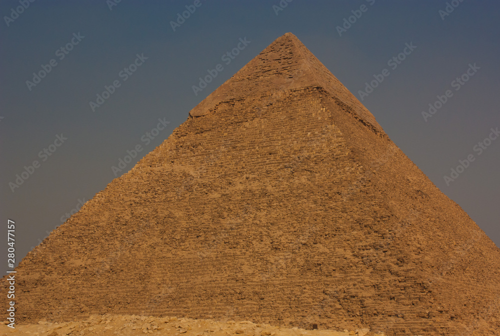 Image of the great pyramids of Giza, in Egypt.