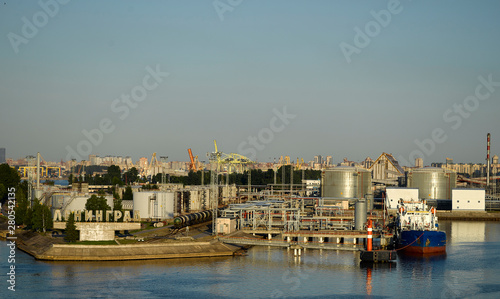 Ölhafen St. Petersburg © ileach