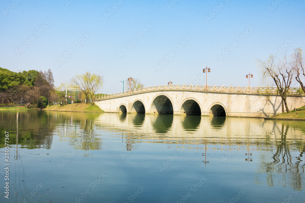 Fototapeta premium ancient Chinese architecture,blue sky,bridge