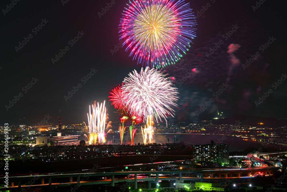 男山展望台から望む京都芸術花火