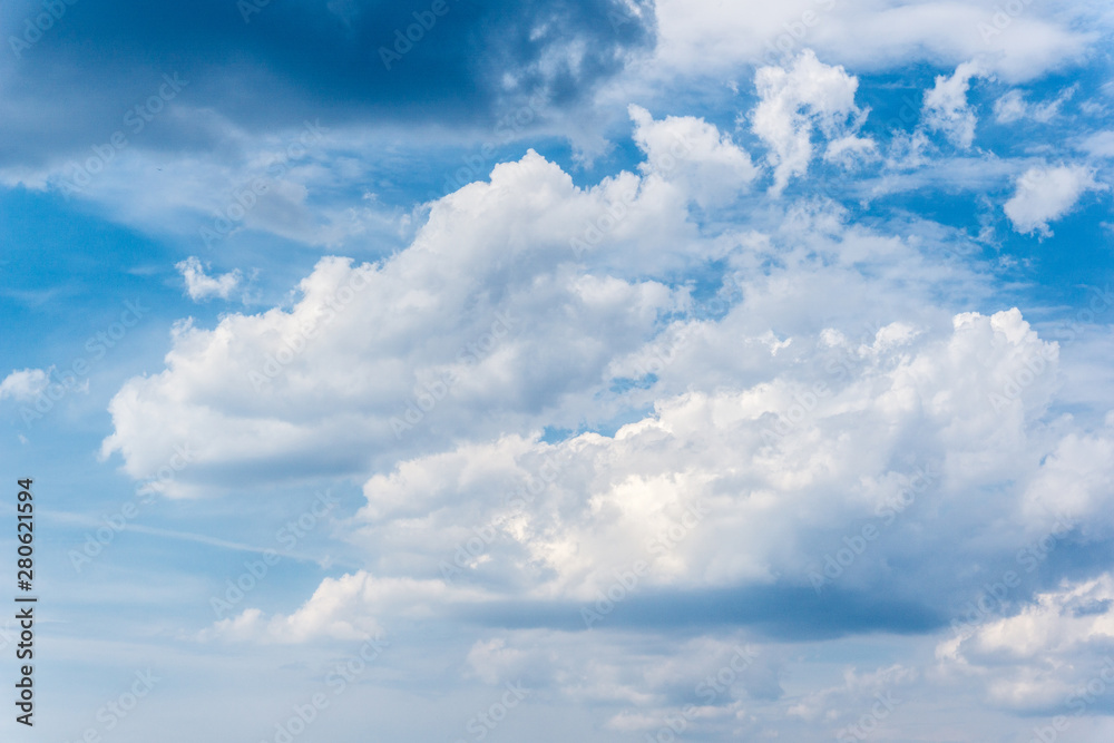 Himmel Landschaft mit vielen Wolken hell dunkel Himmel Landschaft mit vielen Wolken hell dunkel