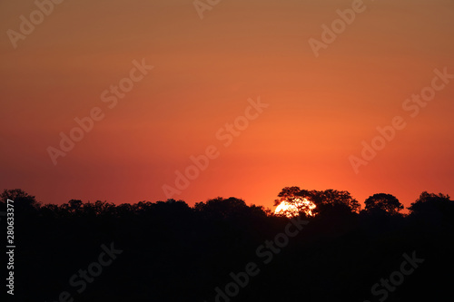 Sonnenuntergang Kr  ger Park   Sundown Kruger Park  