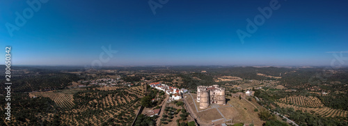 Evoramonte (Portugal) - Vue aérienne du village fortitfié