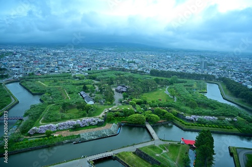 見下ろす五稜郭と函館市内の情景＠北海道