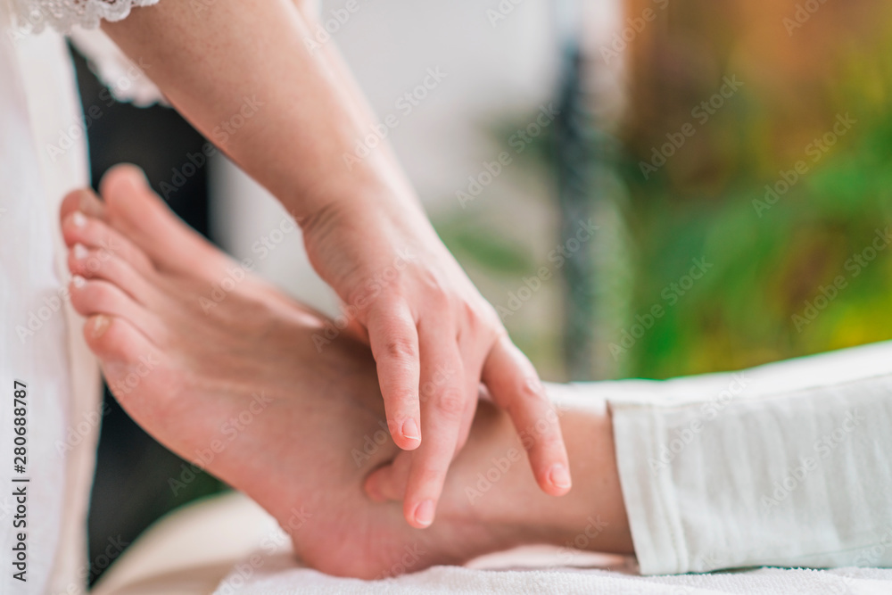 © Microgen - Marma Therapy. Ayurveda Ankle Treatment (Gulpha Marma) © Microgen - Marma Therapy. Ayurveda Ankle Treatment (Gulpha Marma)