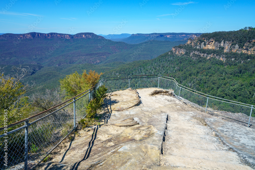 hiking to olympian rock lookout, blue mountains, australia 1