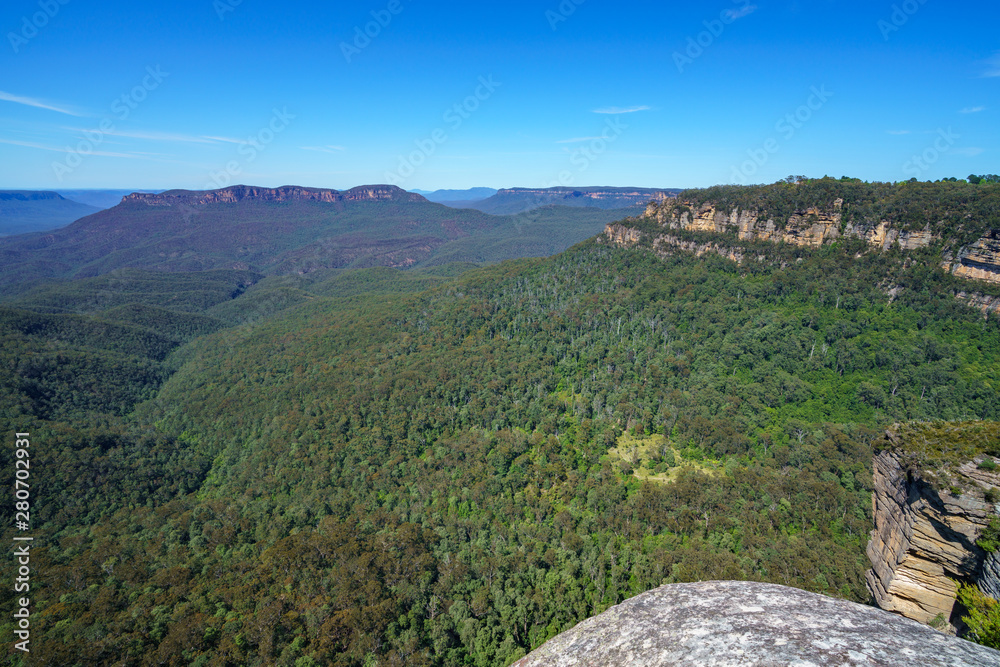 hiking to olympian rock lookout, blue mountains, australia 6