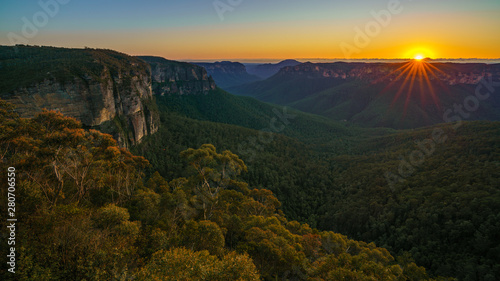 sunrise at govetts leap lookout, blue mountains, australia 15