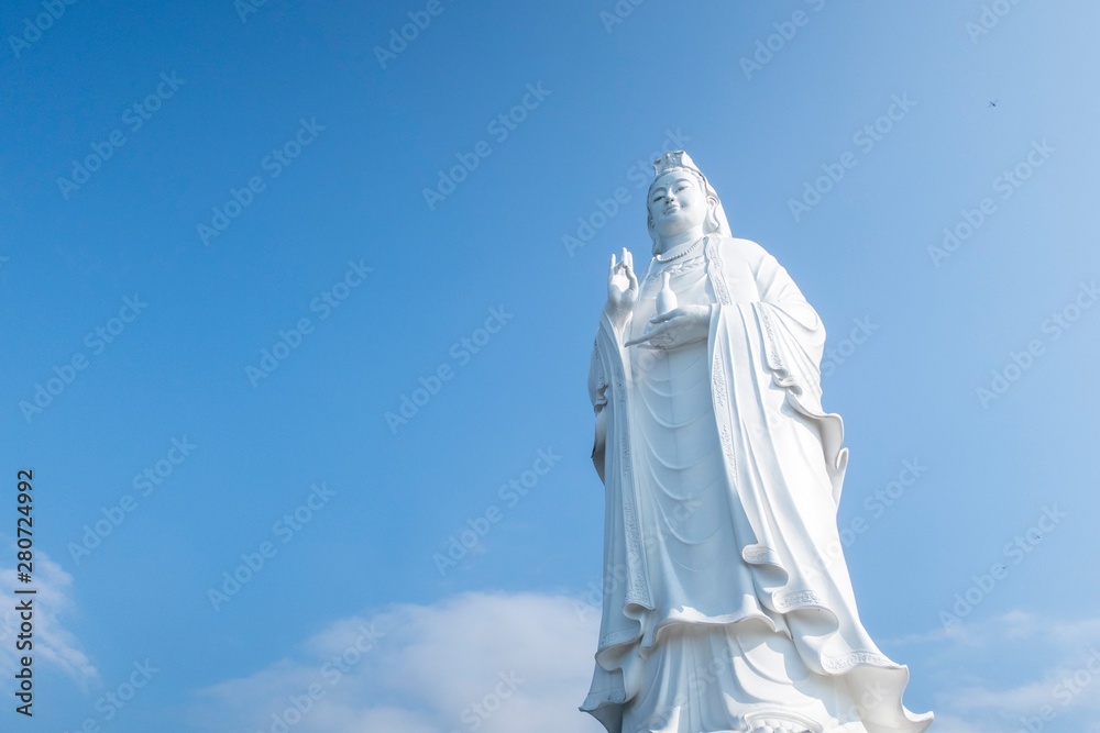 Lady Buddha Da Nang is located at Linh Ung Pagoda on Son Tra Peninsula in Da Nang which is 9 km away from My Khe beach, or 14 km from Da Nang city center. 