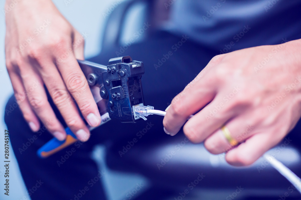 Connection procedure UTP cable, Twisting Cable Tool Twisted Pair