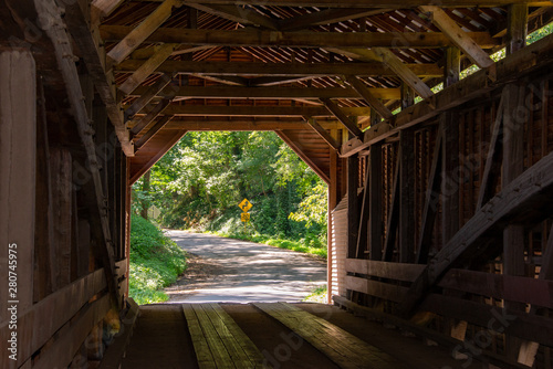 Tableau sur toile Old covered bridge in Virginia