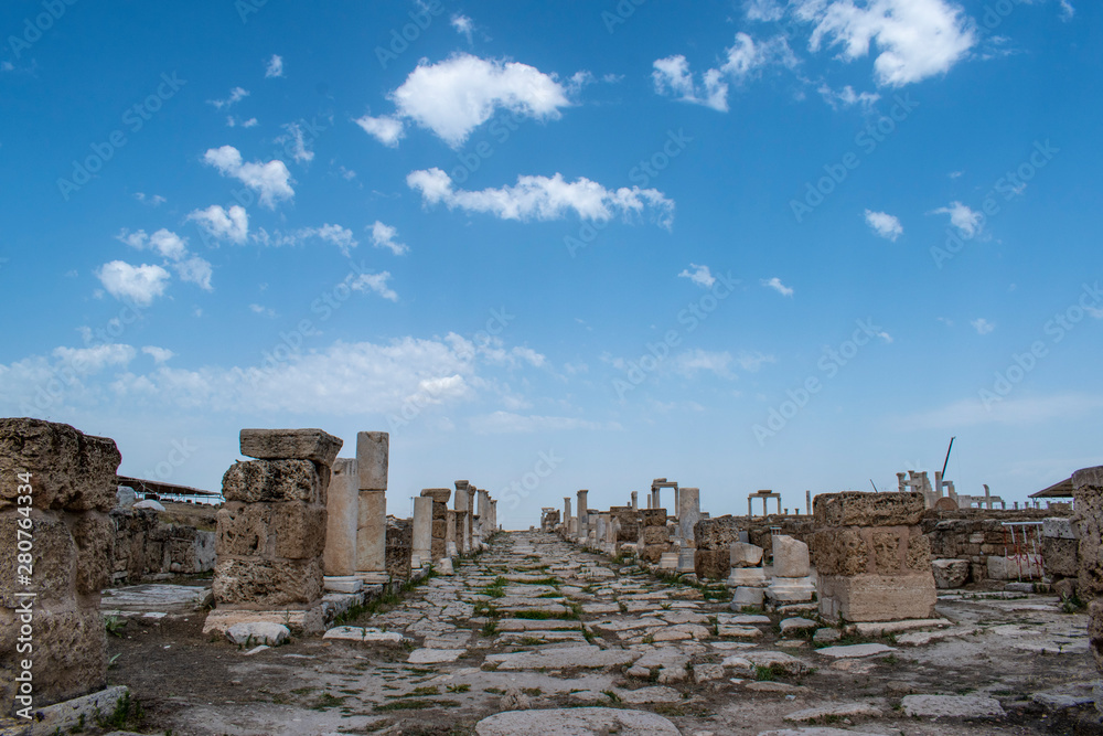 Turkey: Sirya street in Laodicea on the Lycus, city in the Hellenistic regions of Caria and Lydia then Roman Province of Phrygia Pacatiana, where Cicero was stationed as governor of Cilicia