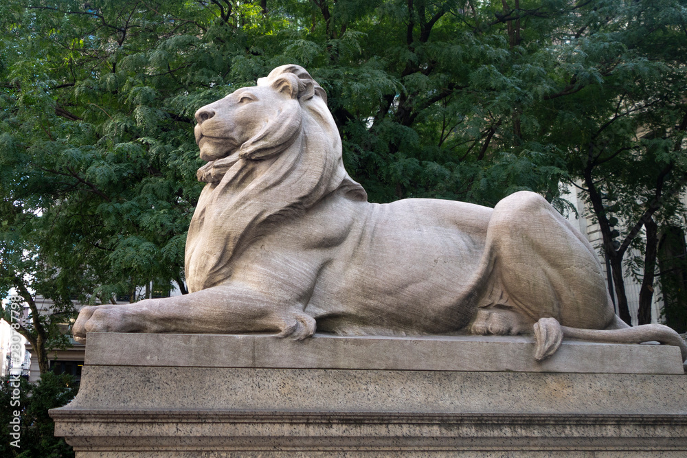 new york public library lion monument