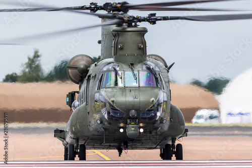 Bild auf Leinwand Royal Air Force Chinook HC
