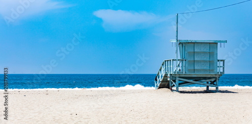 Lifeguard hut on Santa Monica beach. Pacific ocean coastline Los Angeles USA. © Rawf8