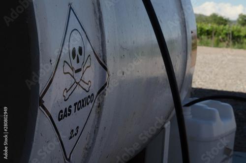 tanque de gas tóxico