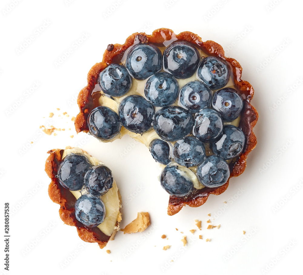blueberry tart on white background - obrazy, fototapety, plakaty 