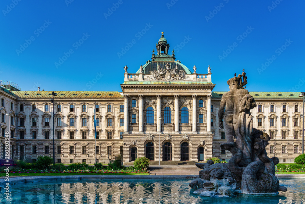 Obraz premium Palace of Justice - Justizpalast in Munich, Bavaria, Germany