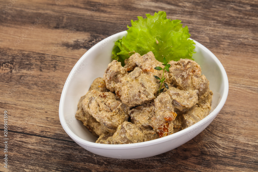 Chicken liver with cream and dry tomatoes Chicken liver with cream and dry tomatoes